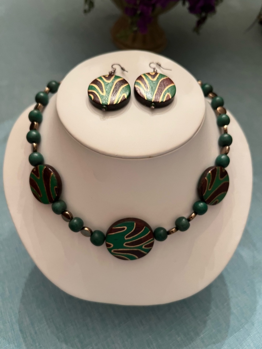 20” green/brown wooden bead and gold necklace and dangle earring set